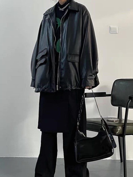 Chaqueta oversize de piel vegana negra con cierre de cremallera