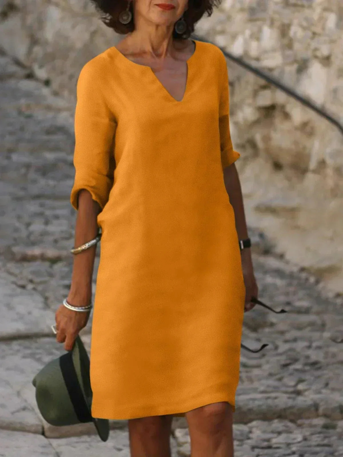 Josette | Robe élégante à col en V