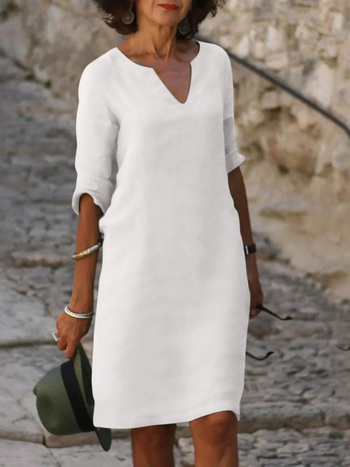 Josette | Robe élégante à col en V