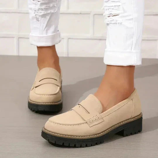 ESTA | Cómodo y atemporal modelo sin cordones