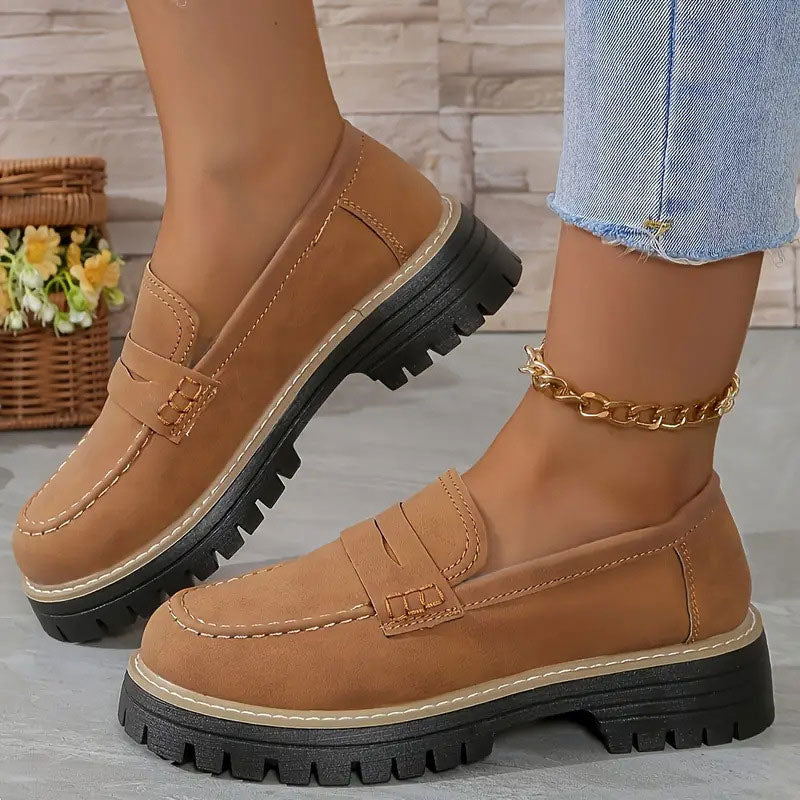 ESTA | Cómodo y atemporal modelo sin cordones